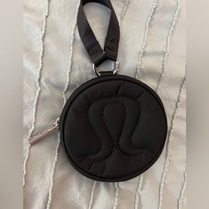 Lululemon logo pouch